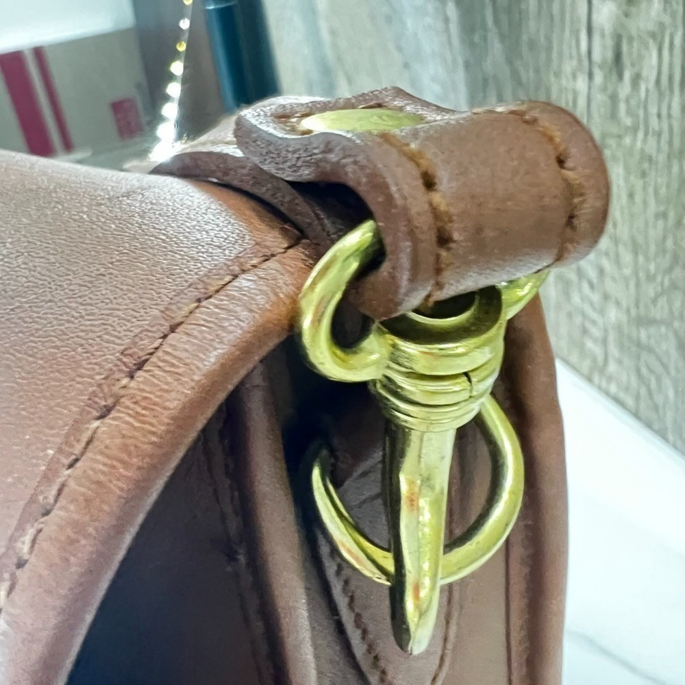 Vtg Hunt Club Leather Brown/Carmel Crossbody Bag Turn Lock Brass 7x10.5x2" MINT - Picture 6 of 8